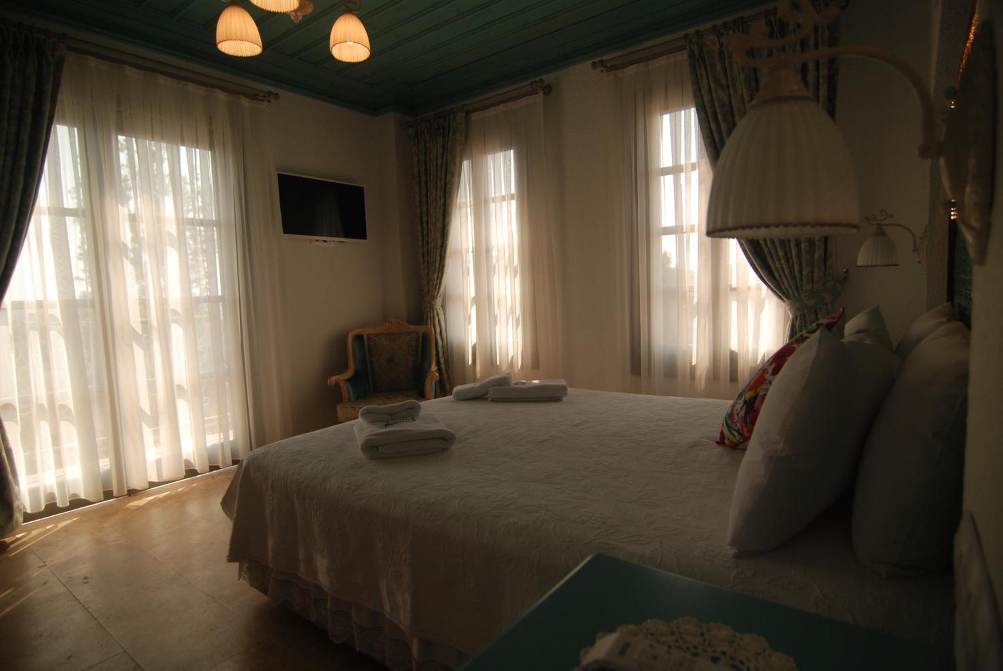 Cunda Fora Hotel Аявали Стая снимка